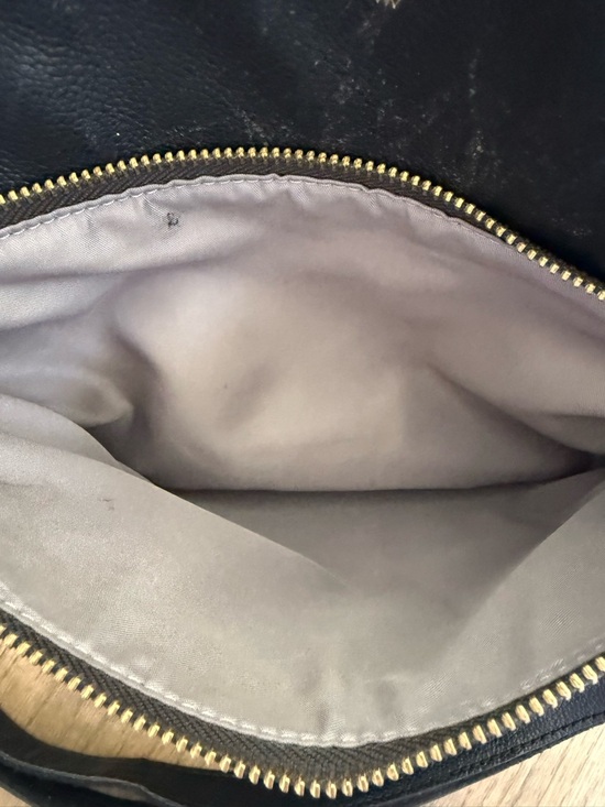 Fossil Black Pebbled Leather Crossbody Purse with Gold Hardware